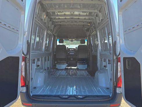 Used 2026 Mercedes-Benz Sprinter 2500 image 19