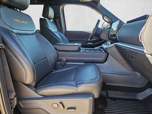 Used 2025 Ford Expedition Tremor image 23