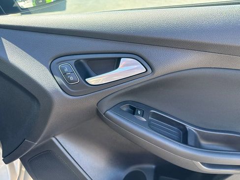 Used 2015 Ford Focus SE w/ SE Sport Package FWD image 33