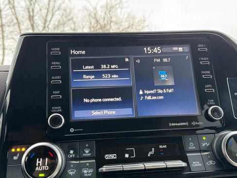 Used 2022 Toyota Highlander XLE image 24