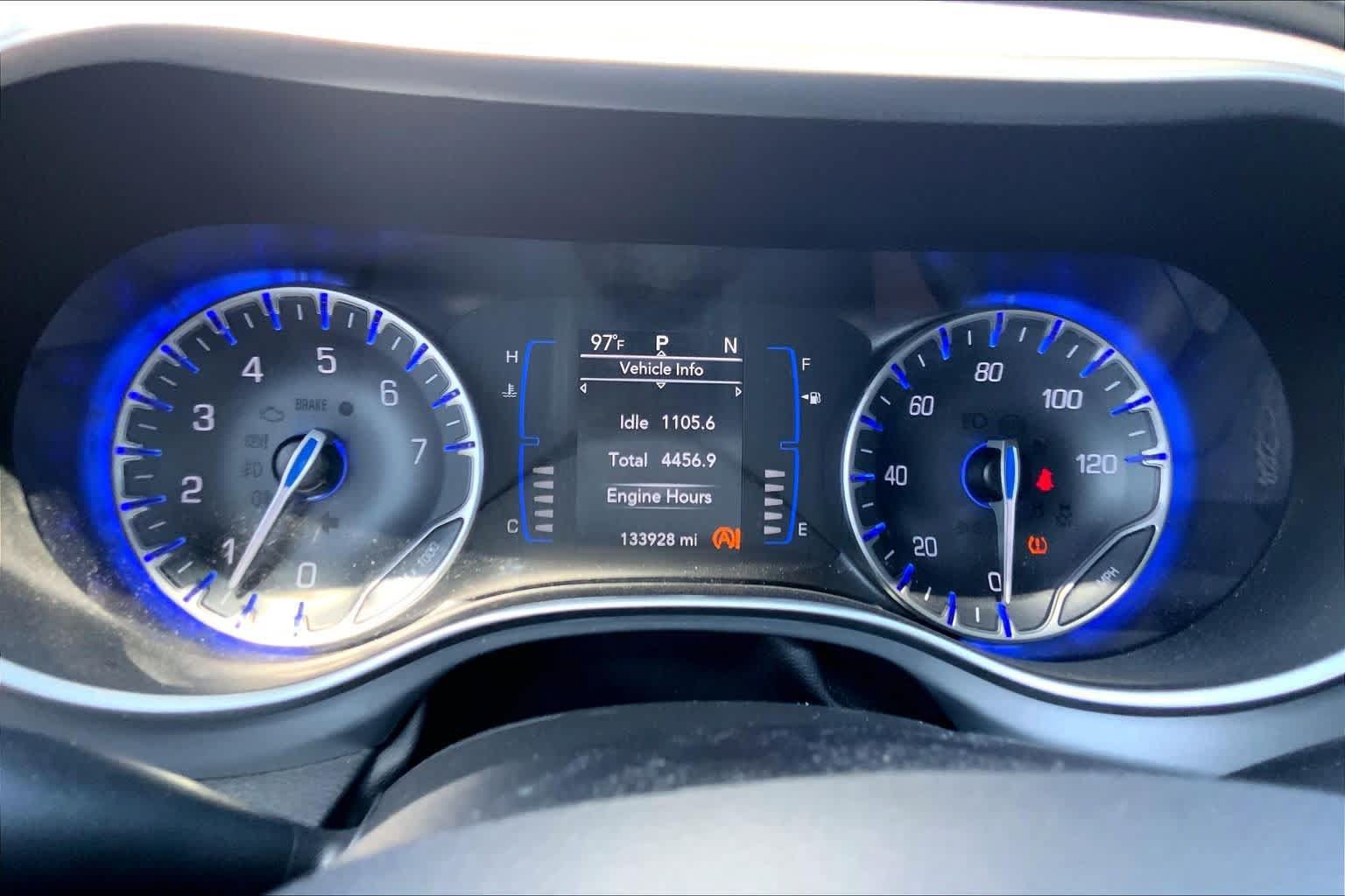 Used 2020 Chrysler Pacifica Touring-L w/ S Appearance Package FWD image 26