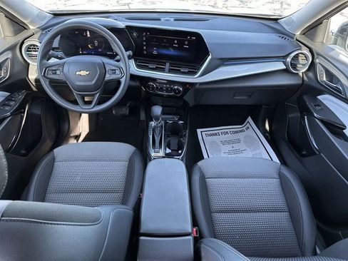 Used 2024 Chevrolet Trax LT image 20