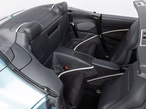 Certified 2024 Ferrari Roma Spider RWD image 38