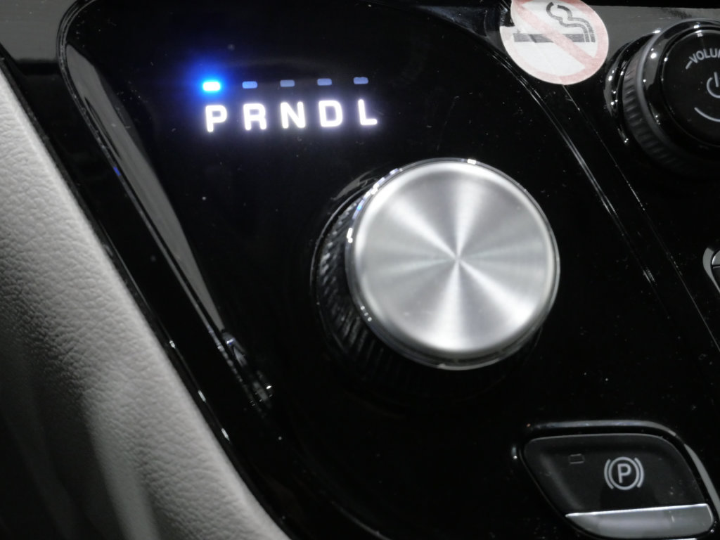 Used 2024 Chrysler Pacifica Touring-L FWD image 21