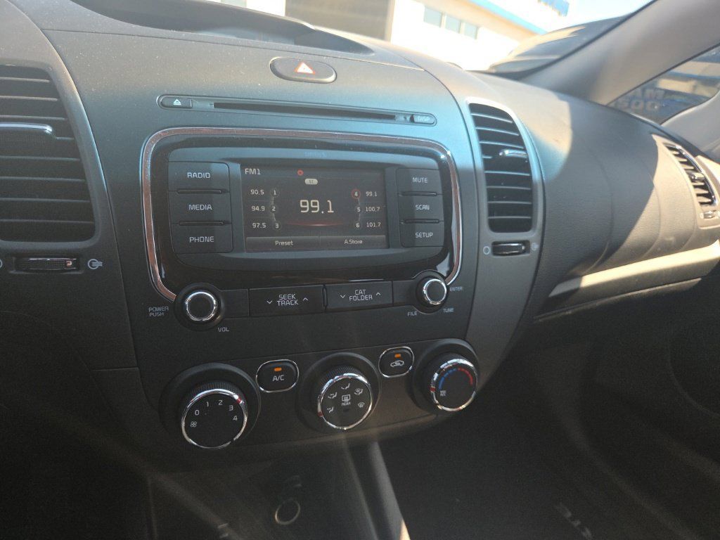 Used 2018 Kia Forte LX w/ LX Rear Camera Package FWD image 11