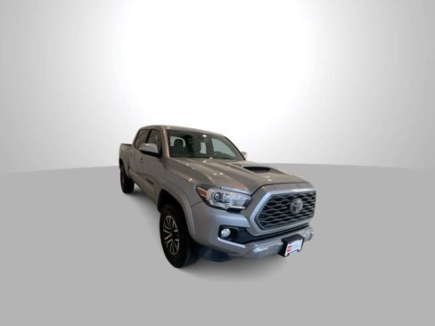 Used 2021 Toyota Tacoma TRD Sport w/ Technology Package AWD/4WD image 2