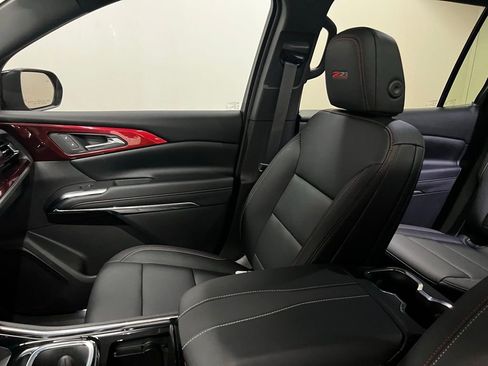 Certified 2025 Chevrolet Traverse Z71 w/ Driver Confidence Package image 32