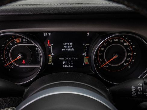 Used 2020 Jeep Wrangler Unlimited Sahara image 30