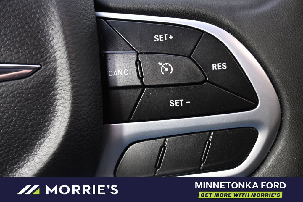Used 2023 Chrysler Voyager LX FWD image 36