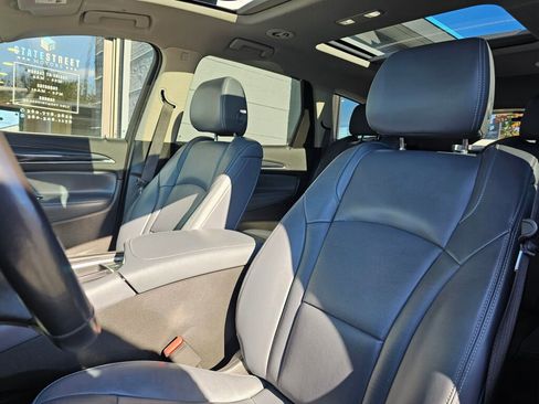 Used 2021 Buick Enclave Premium image 27