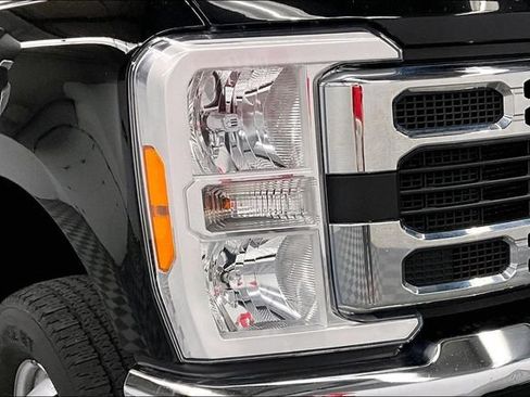 Used 2023 Ford F350 XLT AWD/4WD image 33