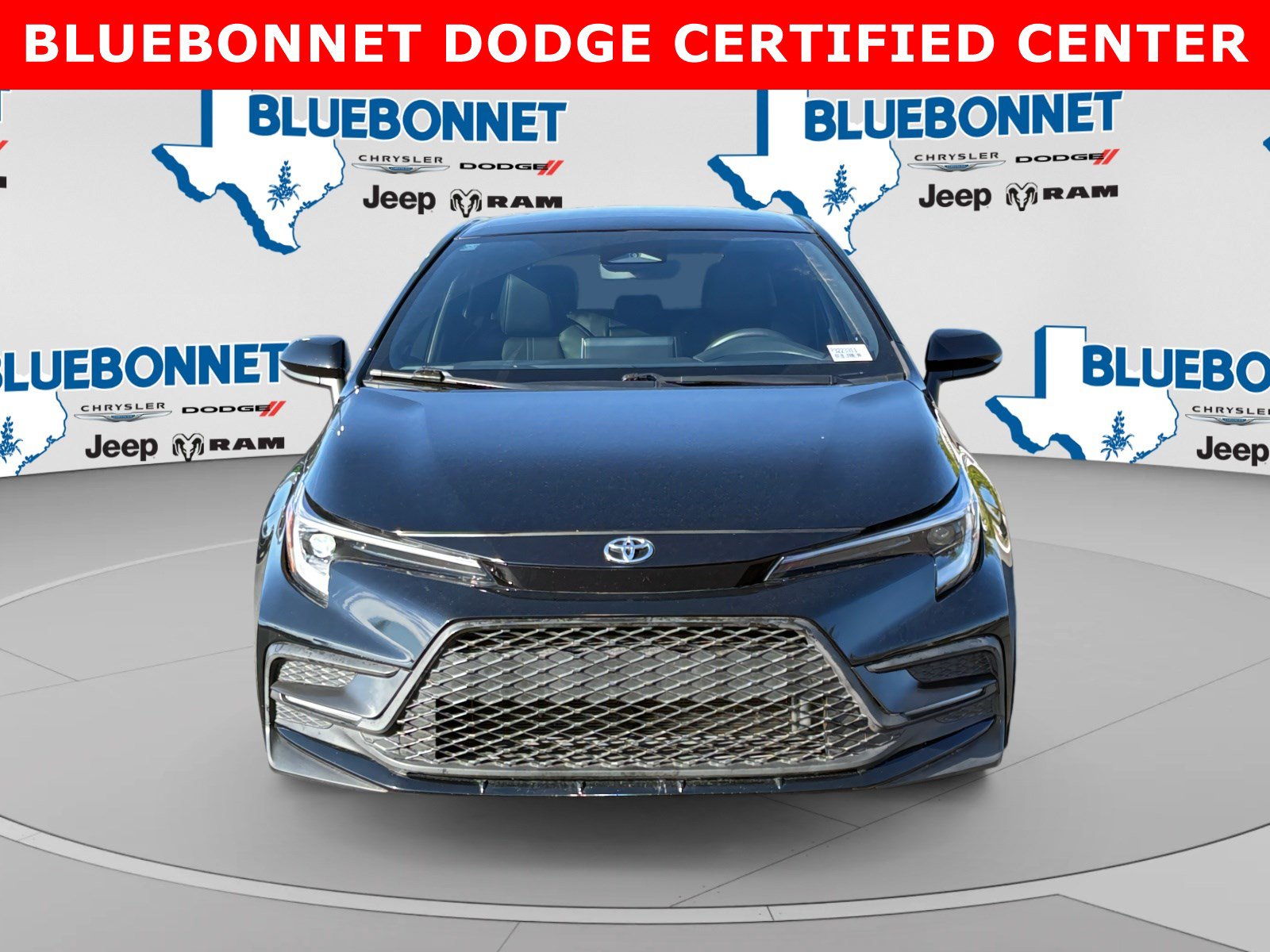 Used 2024 Toyota Corolla XSE FWD image 2