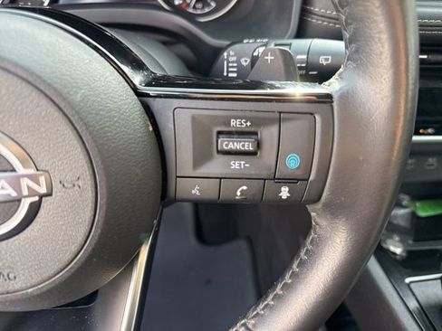 Used 2023 Nissan Rogue SV w/ SV Premium Package image 18