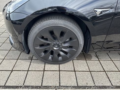 Used 2018 Tesla Model 3 Long Range RWD image 9