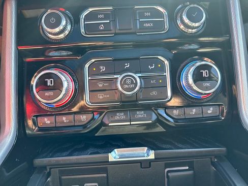 Used 2022 GMC Yukon Denali image 27