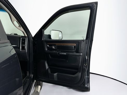 Used 2014 RAM 2500 Laramie image 29