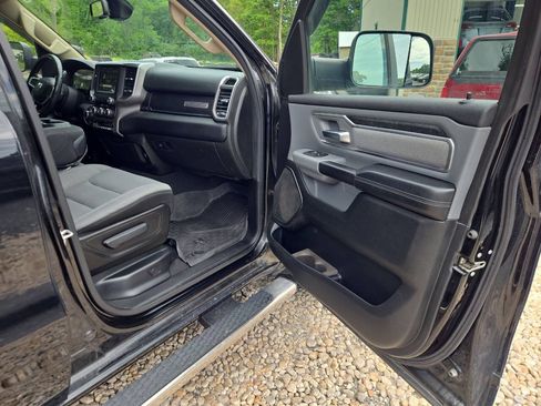 Used 2019 RAM 1500 Big Horn AWD/4WD image 28