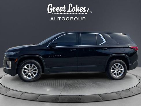 Used 2022 Chevrolet Traverse LS FWD image 2