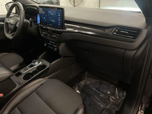 Used 2023 Ford Escape ST-Line w/ Tech Pack #1 AWD/4WD image 22