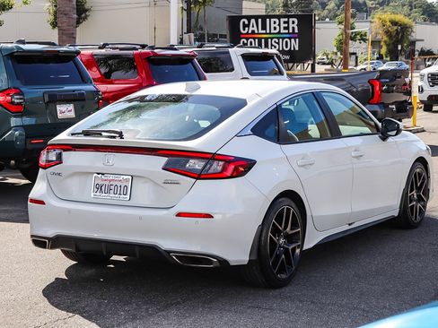 Used 2024 Honda Civic Sport Touring image 8