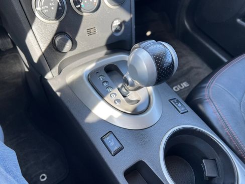 Used 2011 Nissan Rogue SV w/ SL Pkg image 24