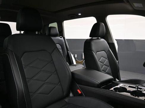 New 2026 Volkswagen Atlas SE image 13