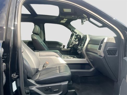 Used 2022 Ford F250 Lariat w/ Tremor Off-Road Package image 28