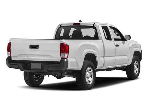 Used 2017 Toyota Tacoma SR RWD image 2