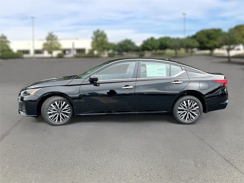 New 2025 Nissan Altima 2.5 SV image 28