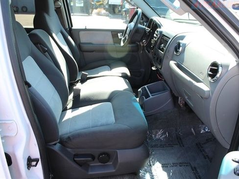 Used 2006 Ford Expedition XLT AWD/4WD image 38