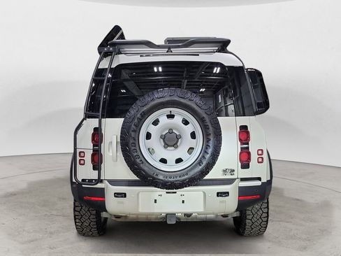 Used 2024 Land Rover Defender 110 S image 4