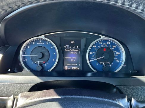 Used 2017 Toyota Camry LE image 20