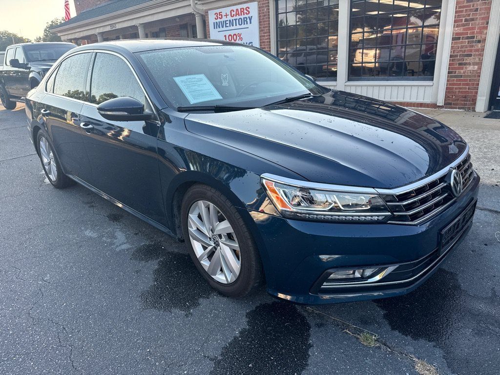 Used 2018 Volkswagen Passat 2.0T SE w/ SE Lighting Package FWD image 3