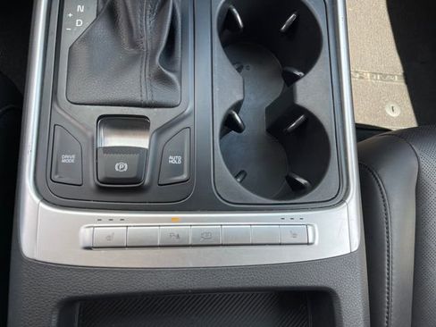 Used 2025 Kia Carnival FWD image 20