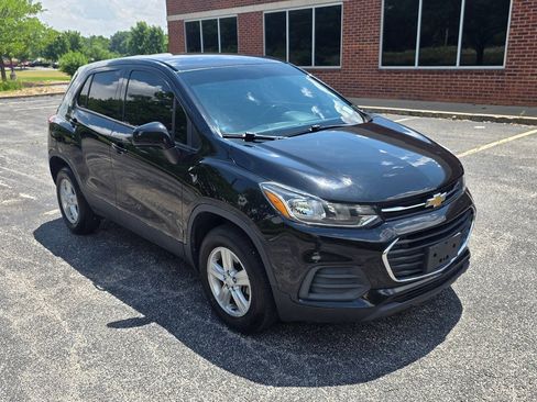 Used 2020 Chevrolet Trax LS w/ Tint and Cruise Package AWD/4WD image 5