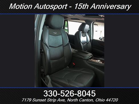 Used 2020 Cadillac Escalade Luxury AWD/4WD image 25