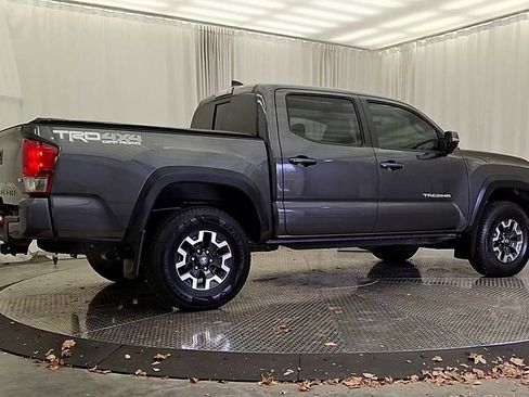 Certified 2017 Toyota Tacoma TRD Sport image 7