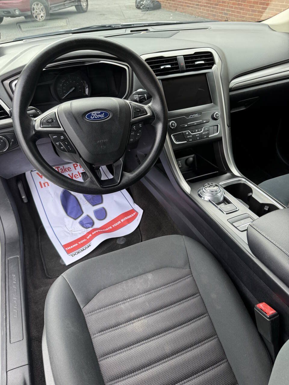 Used 2019 Ford Fusion SE FWD image 13