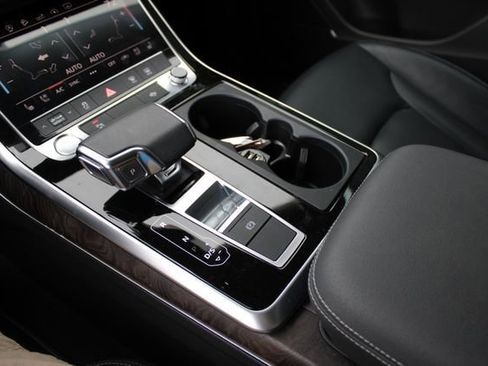 Used 2020 Audi Q8 Premium Plus w/ Premium Plus Package image 28