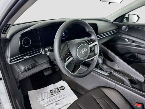 Used 2024 Hyundai Elantra SEL FWD image 9