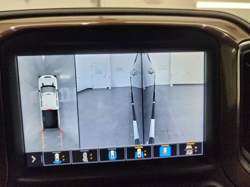 Used 2021 Chevrolet Silverado 2500 High Country w/ Z71 Off-Road Package image 59