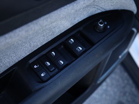 Used 2022 Jeep Compass Latitude w/ Sun and Sound Group image 29