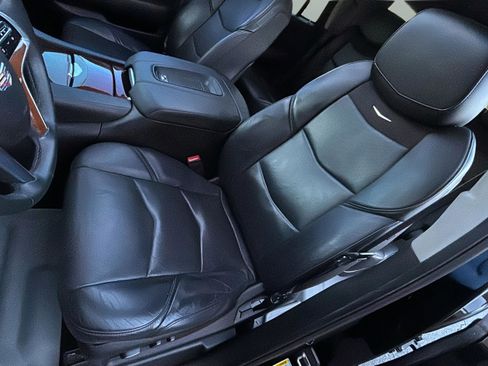 Used 2017 Cadillac Escalade Luxury image 15