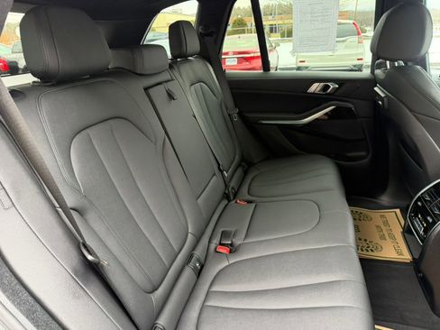 Used 2022 BMW X5 xDrive40i w/ Climate Comfort Package image 25