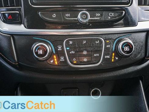 Used 2019 Chevrolet Traverse LT image 40