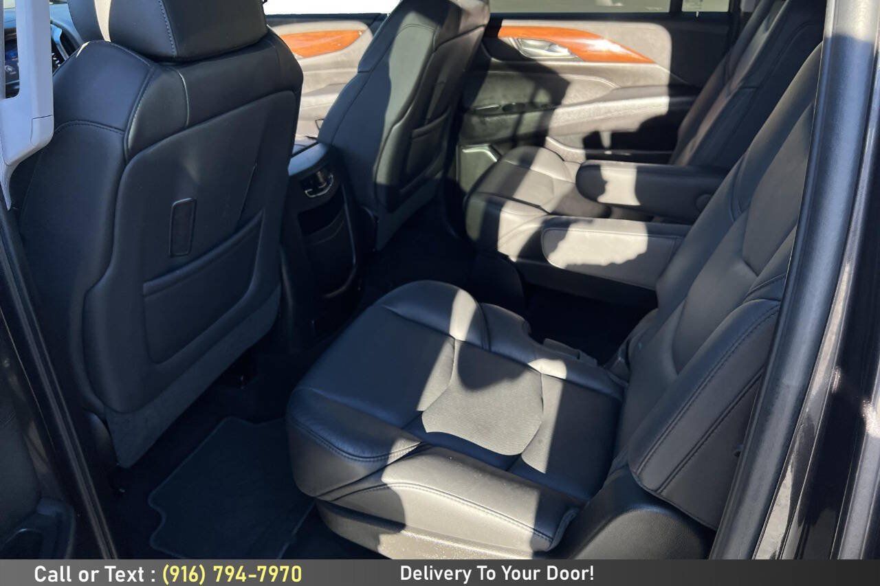 Used 2017 Cadillac Escalade ESV Luxury AWD/4WD image 16