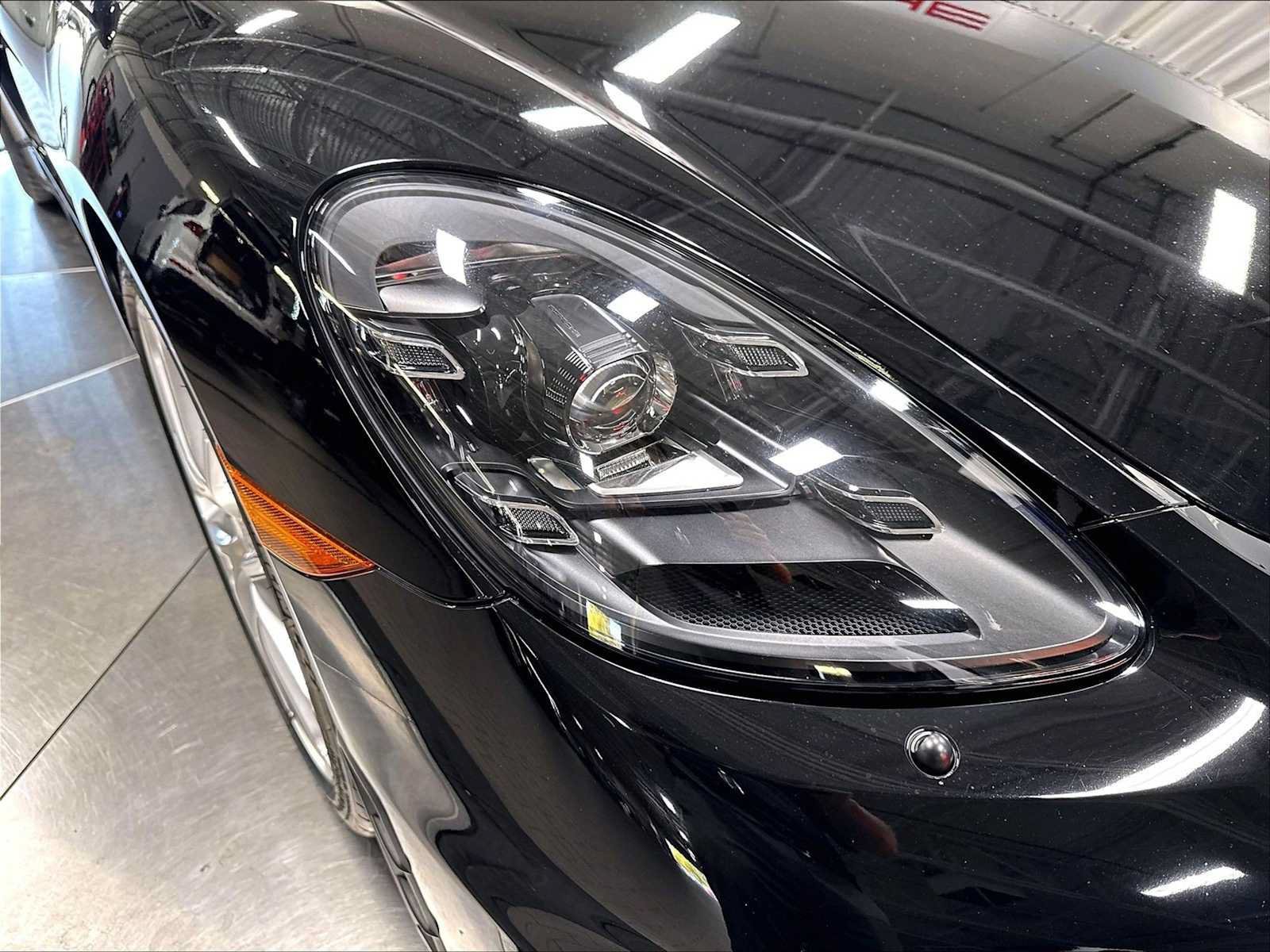 Used 2022 Porsche 718 Boxster Spyder RWD image 15