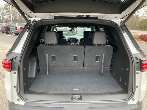 Used 2023 Chevrolet Traverse LT image 17