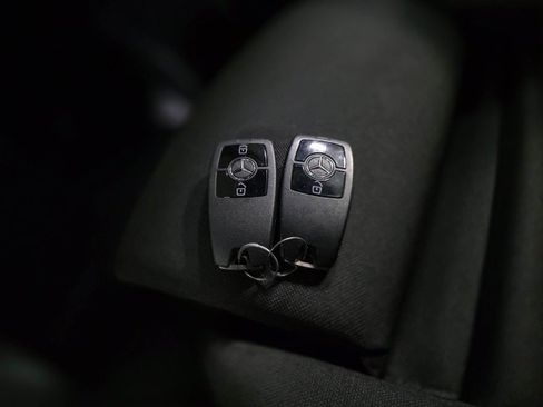 Used 2022 Mercedes-Benz Sprinter 2500 image 32