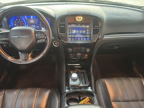 Used 2018 Chrysler 300 S image 12